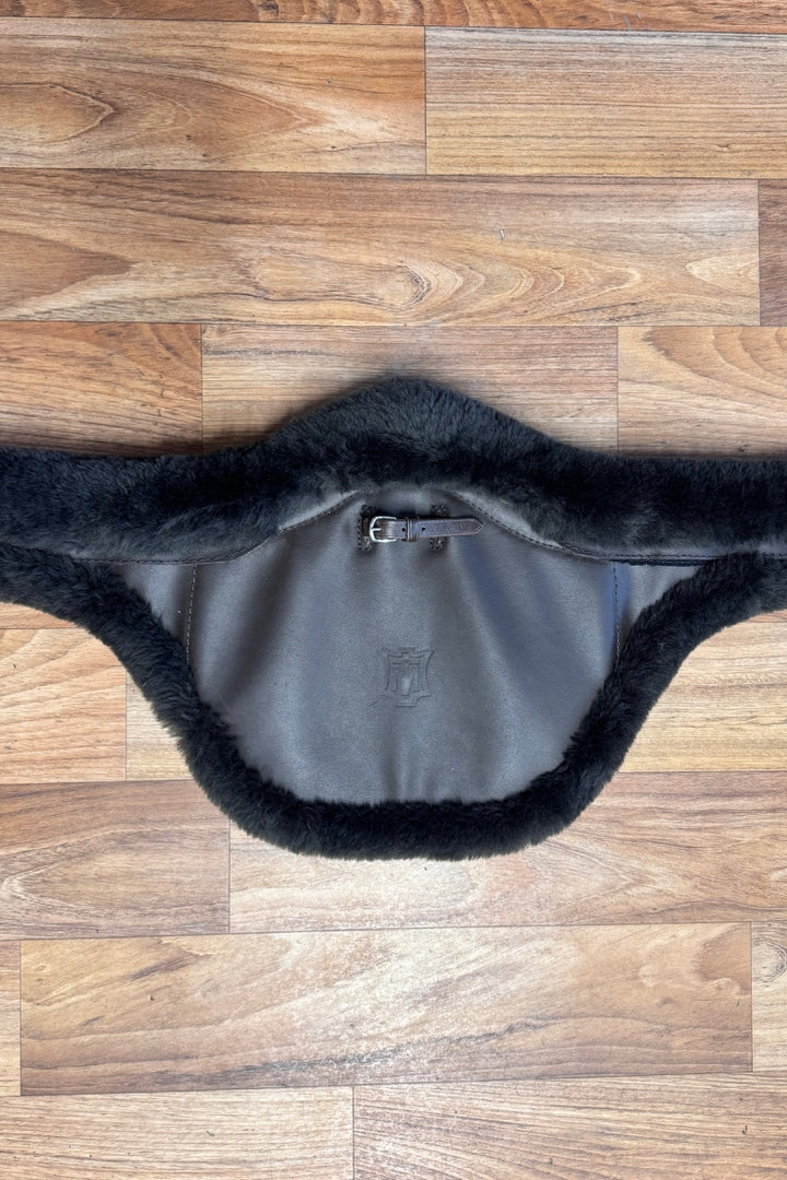 E.A. Mattes Lambskin Asymmetrical Slimline Stud guard