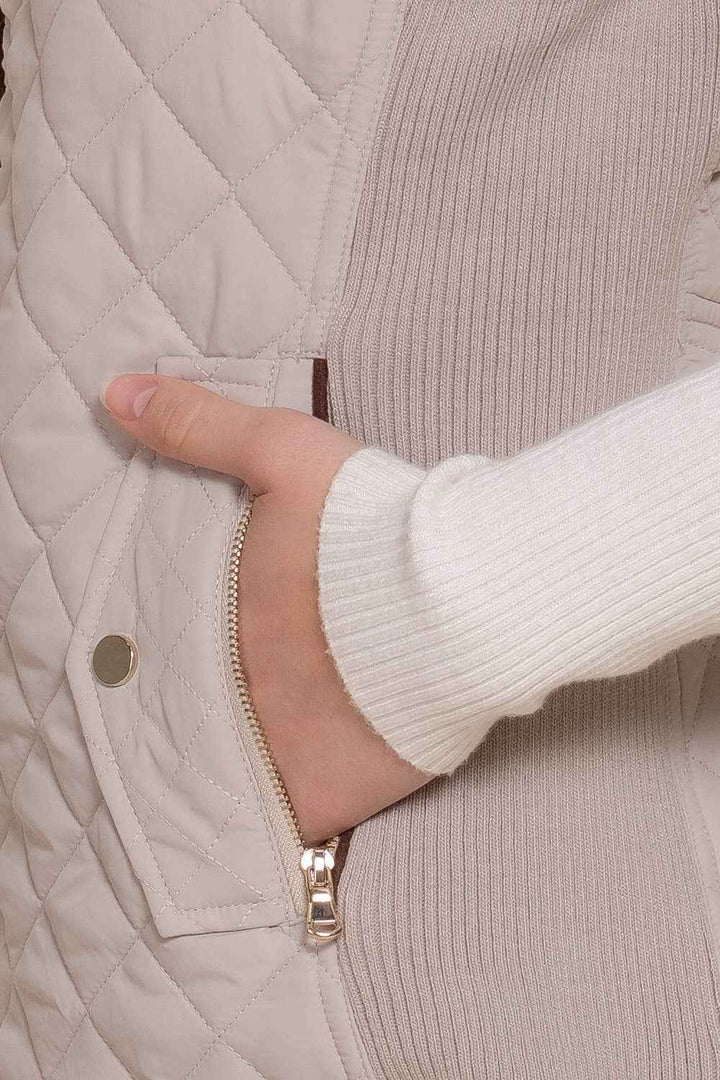 Suede Piping Detail Rib Quilted Padding Vest: TPE-pale taupe / M